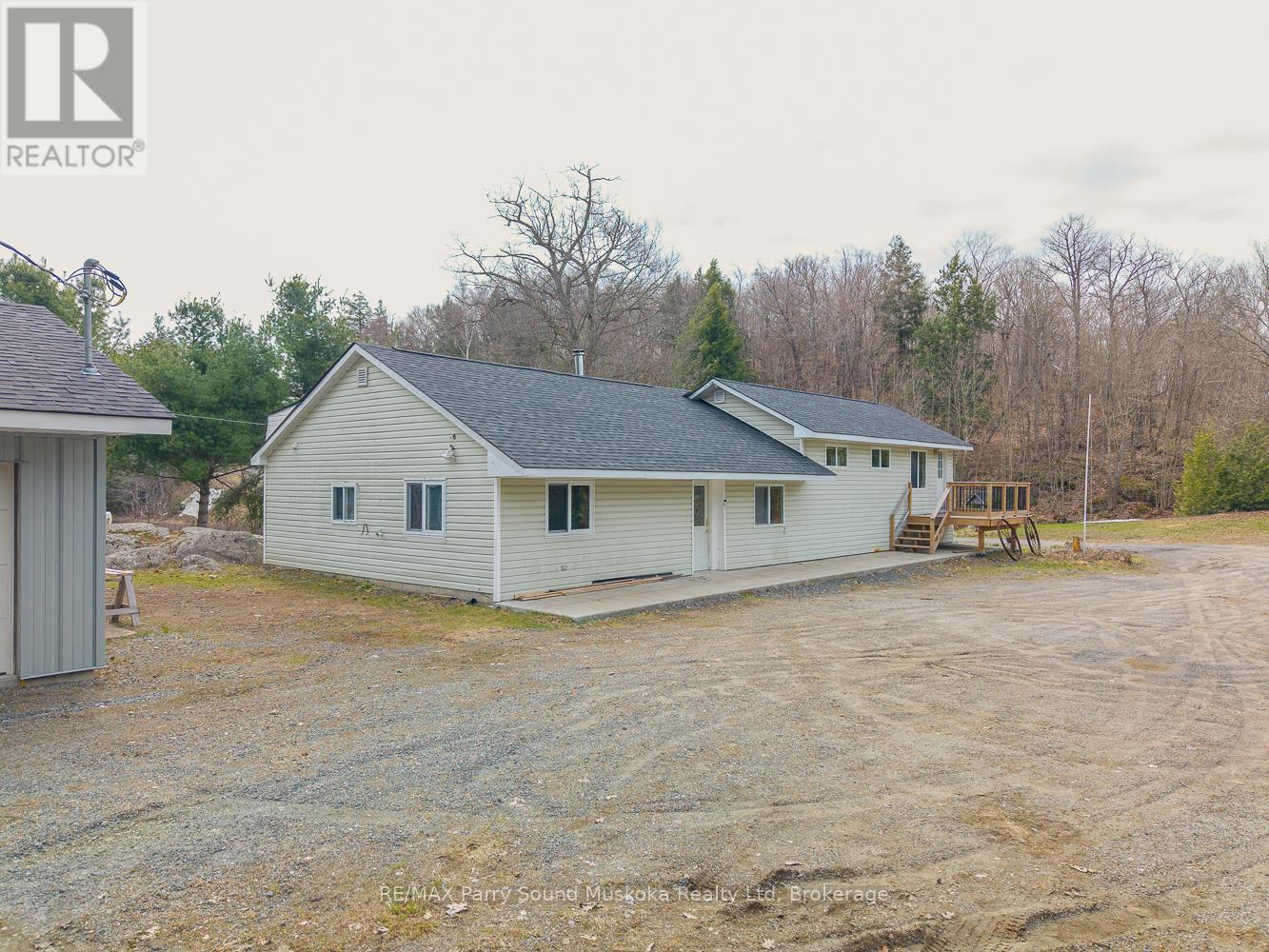 92 Blue Lake Road, Seguin, Ontario  P2A 2W8 - Photo 2 - X13055026