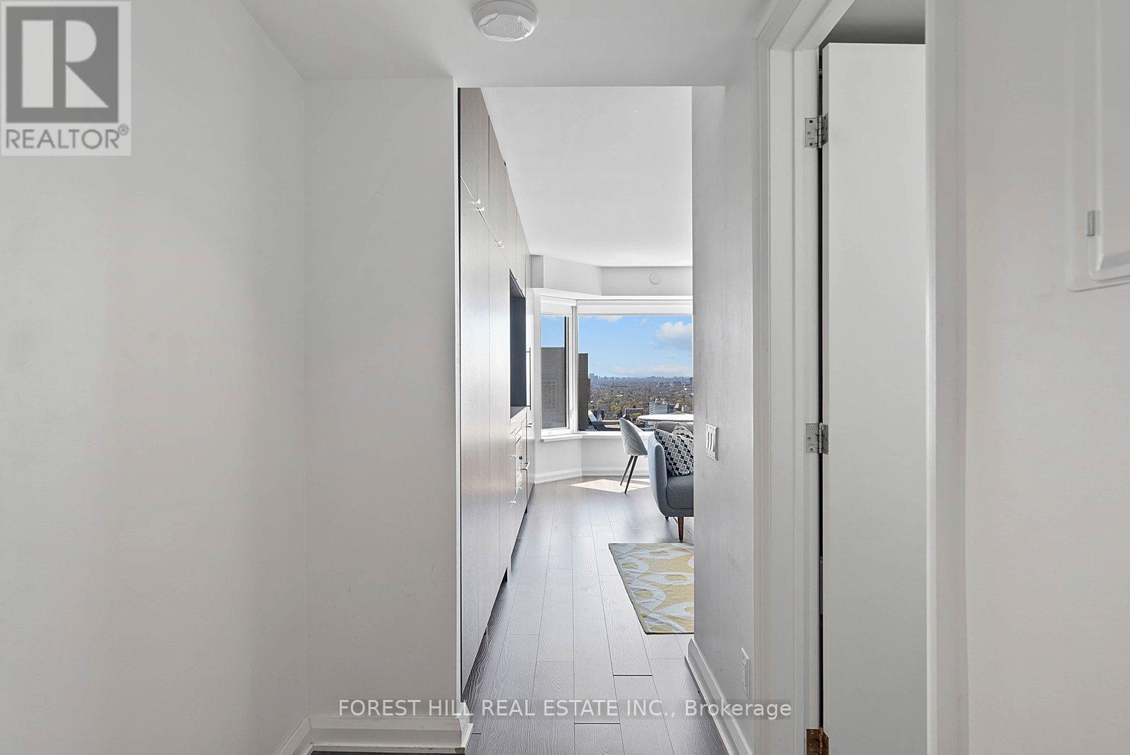 2917 - 155 Yorkville Avenue, Toronto, Ontario  M5R 0B4 - Photo 2 - C13055036