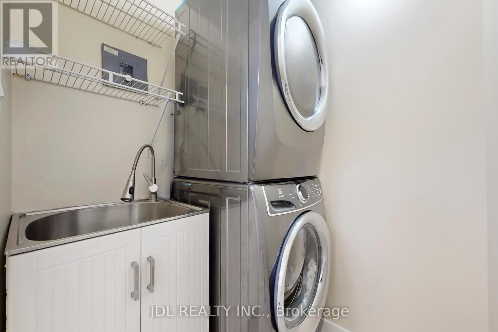 Th8 - 31 Brunel Court, Toronto, Ontario  M5V 3Y2 - Photo 10 - C13055090