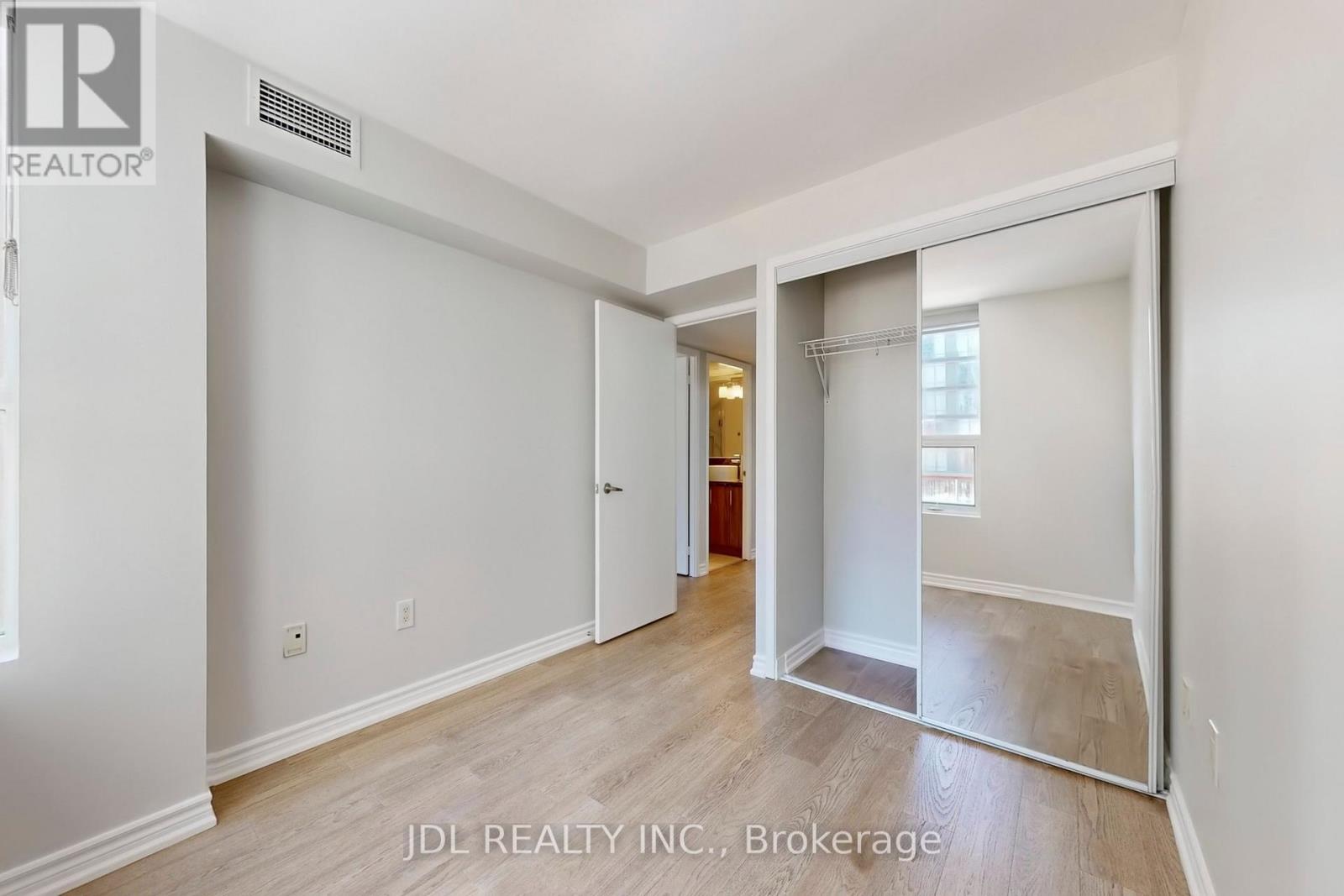 Th8 - 31 Brunel Court, Toronto, Ontario  M5V 3Y2 - Photo 17 - C13055090