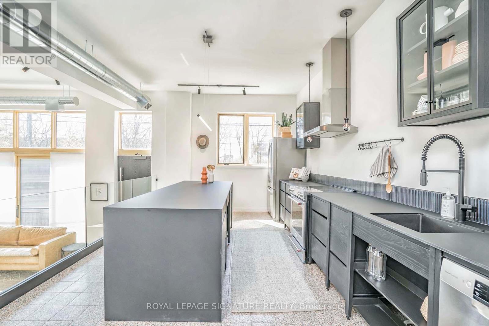 1 - 36 Geary Avenue, Toronto (Wychwood), Ontario  M6H 2B4 - Photo 15 - C13055098