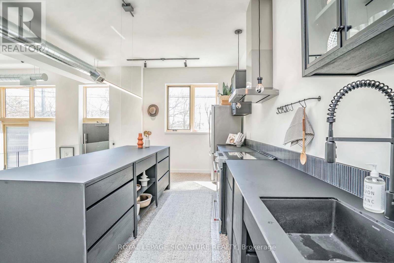 1 - 36 Geary Avenue, Toronto (Wychwood), Ontario  M6H 2B4 - Photo 16 - C13055098