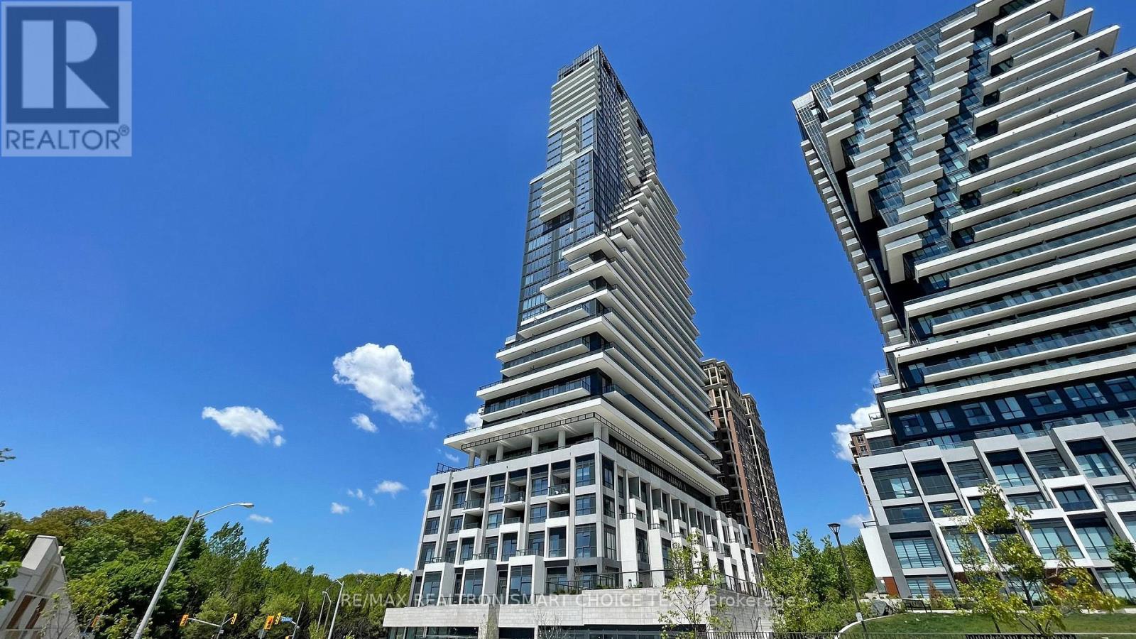 212 - 10 Inn On The Park Drive, Toronto, Ontario  M3C 0P9 - Photo 2 - C13055108