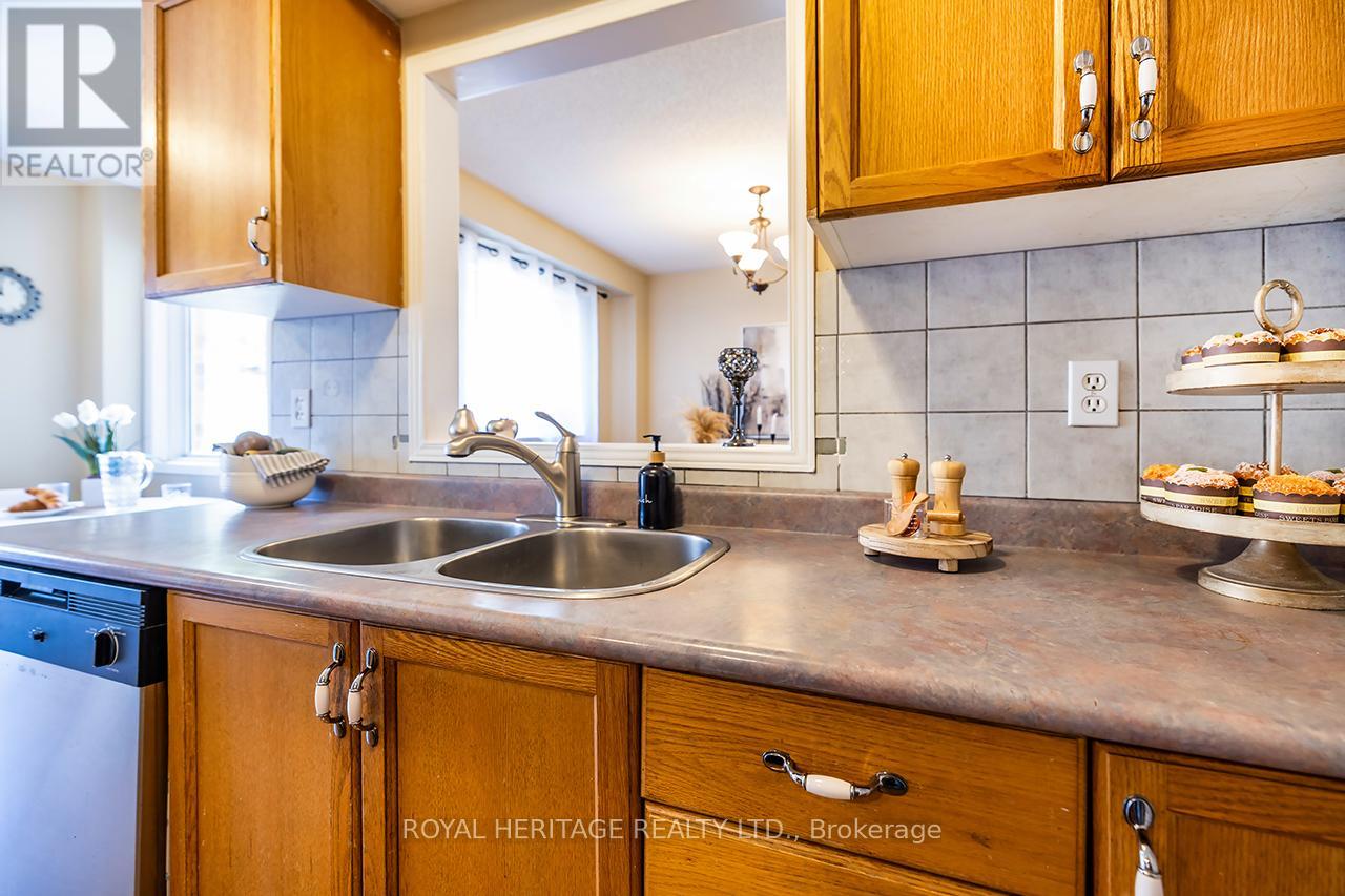 1834 Nordane Drive, Pickering, Ontario  L1V 6Z7 - Photo 14 - E13054914