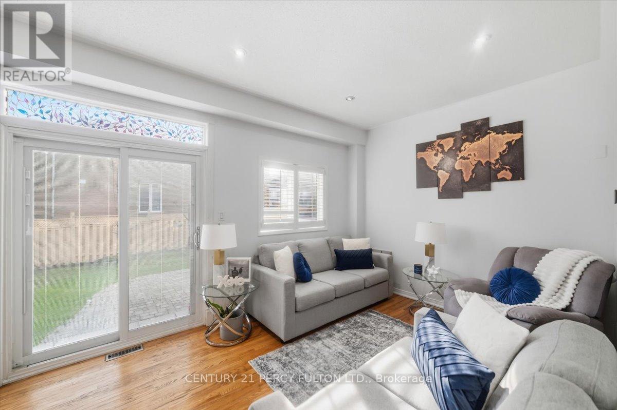 1991 Treetop Way, Pickering, Ontario  L1V 7C8 - Photo 11 - E13054994