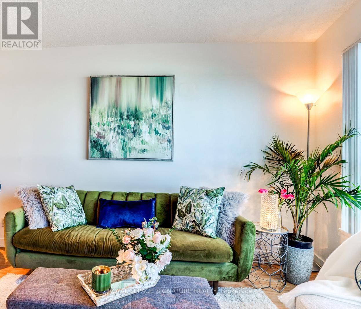 1203 - 36 LEE CENTRE DRIVE, Toronto, Ontario