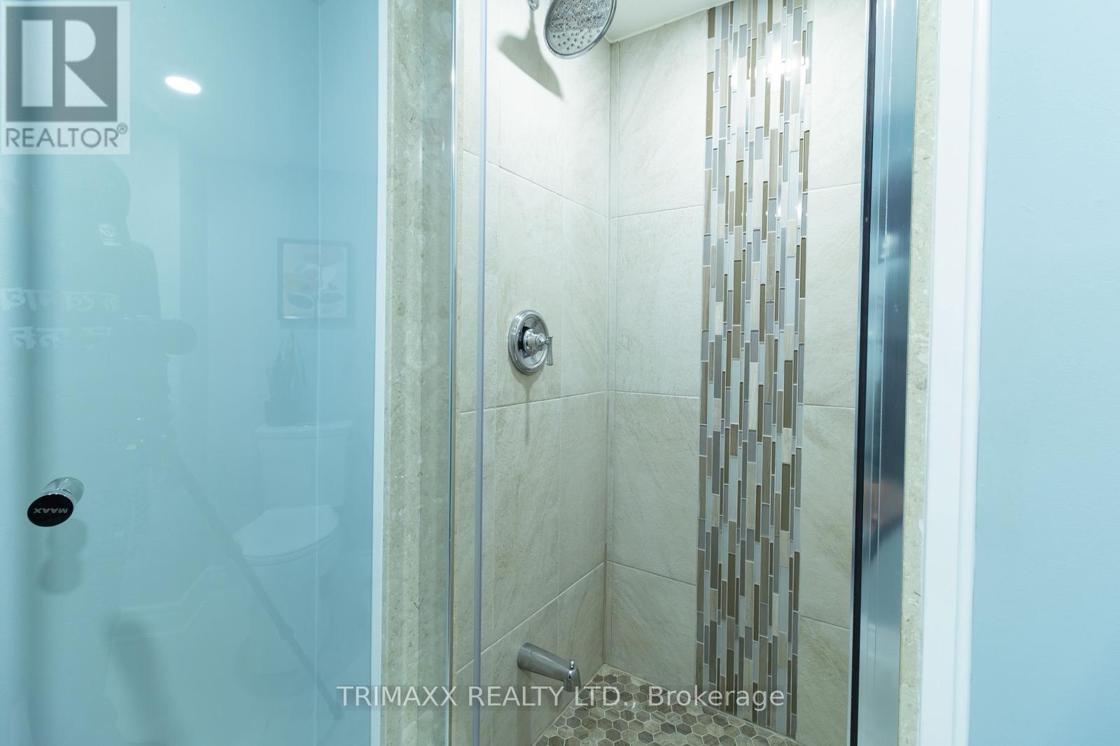 92 Hartrick Place, Whitby, Ontario  L1R 2C3 - Photo 33 - E13054688