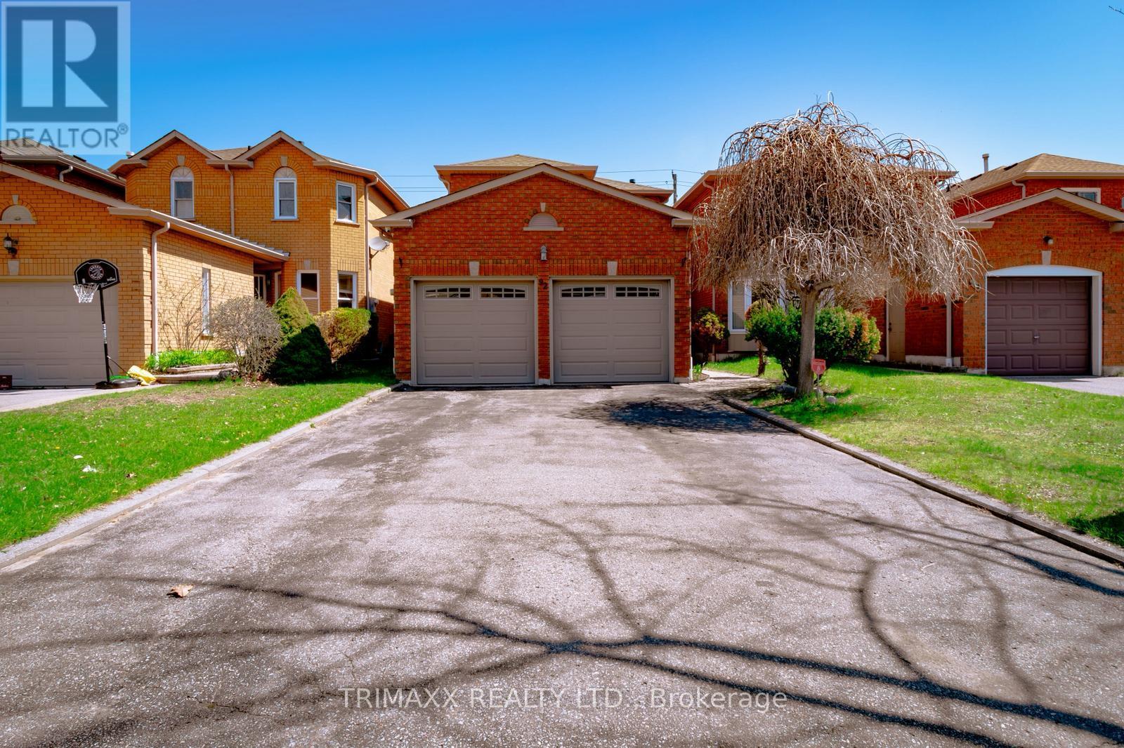 92 HARTRICK PLACE, Whitby, Ontario