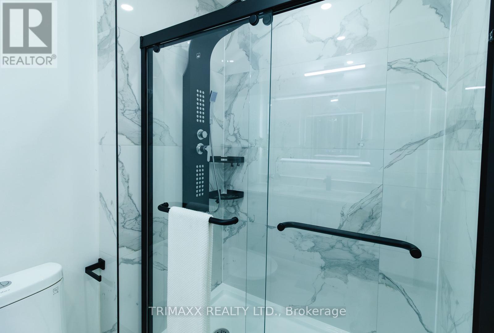 92 Hartrick Place, Whitby, Ontario  L1R 2C3 - Photo 37 - E13054688