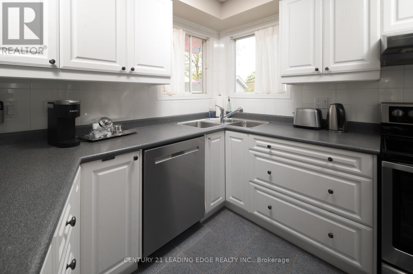 5048 William Street, Pickering, Ontario  L1Y 1B2 - Photo 15 - E13054880