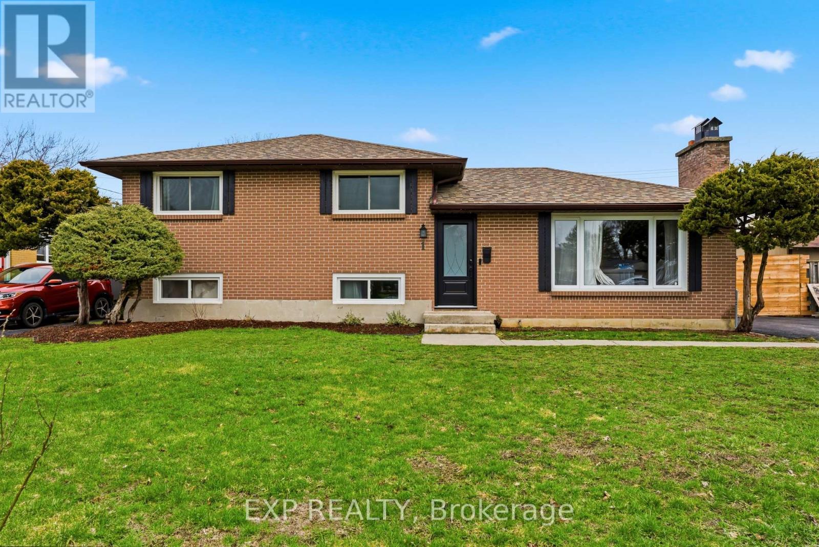 1 NELLES AVENUE, Quinte West, Ontario