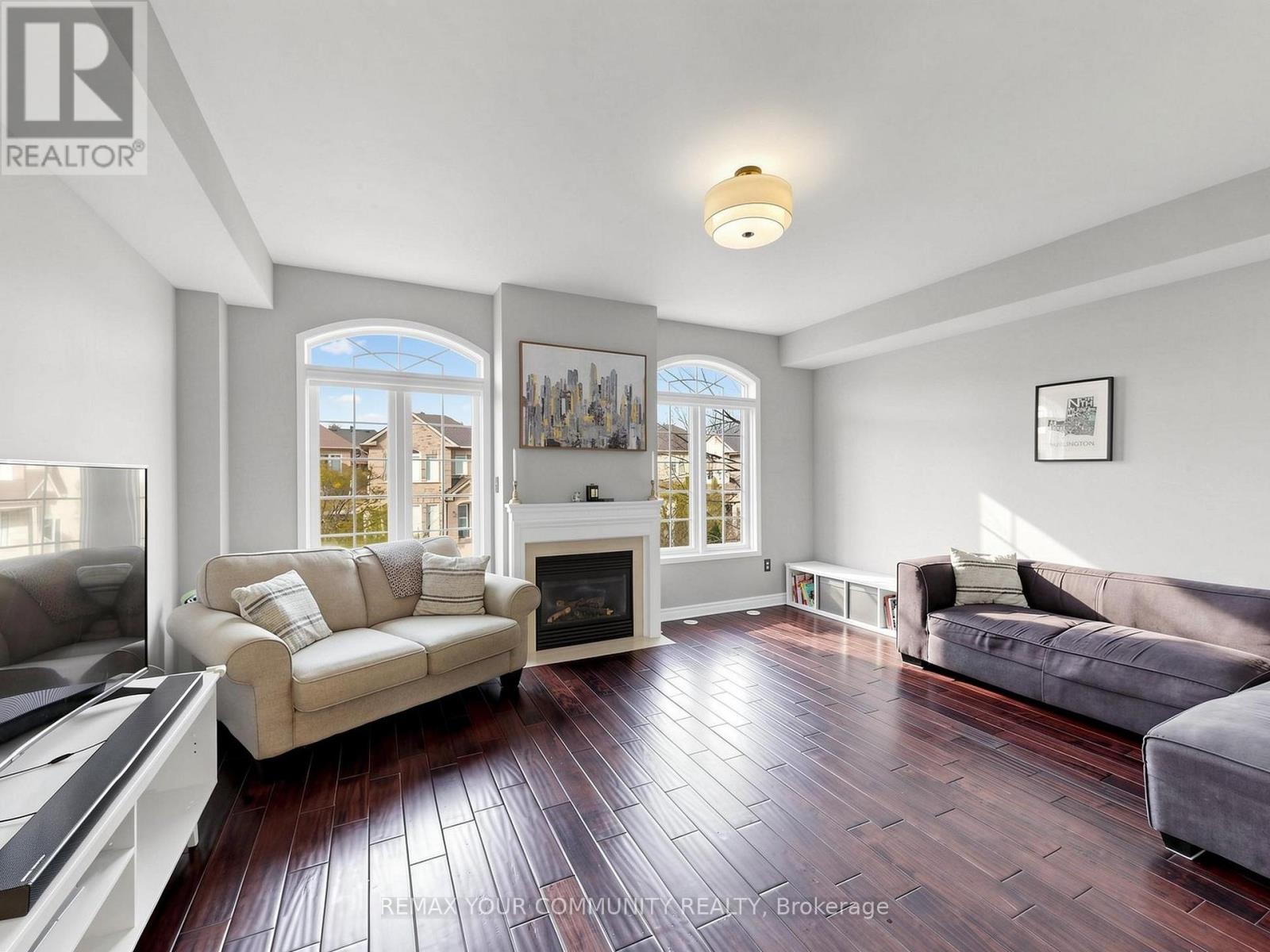 2327 Sutton Drive, Burlington, Ontario  L7L 6Y9 - Photo 9 - W13052756