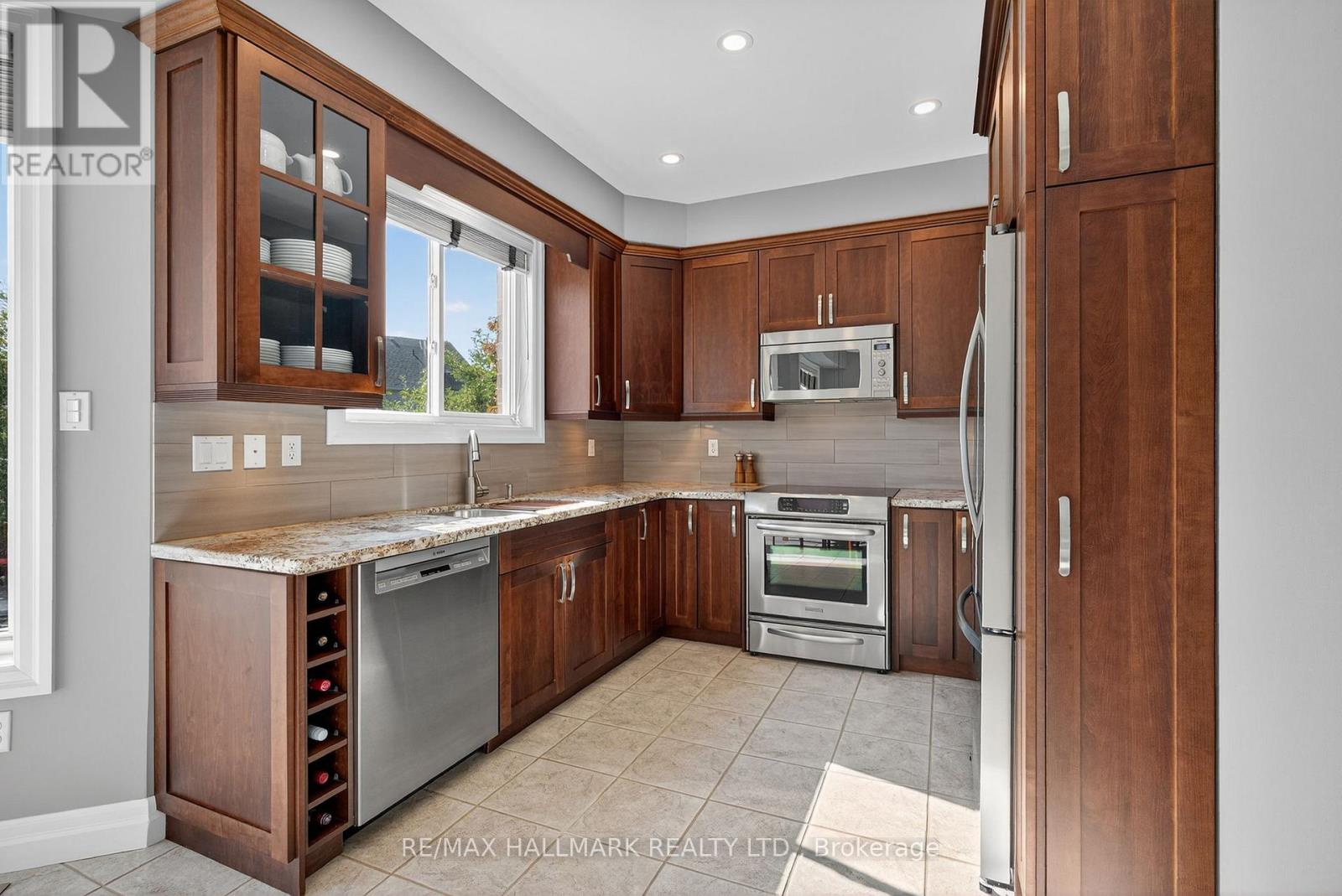 12 Forest Manor Place, Markham, Ontario  L6E 1E7 - Photo 9 - N13054938