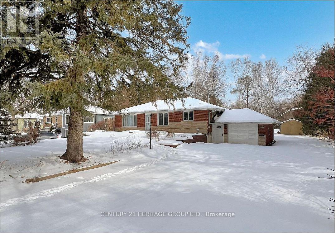 20015 BATHURST STREET, East Gwillimbury, Ontario