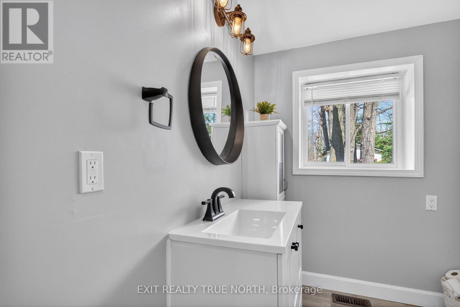 70 Knox Road W, Wasaga Beach, Ontario  L9Z 2A8 - Photo 13 - S13055020