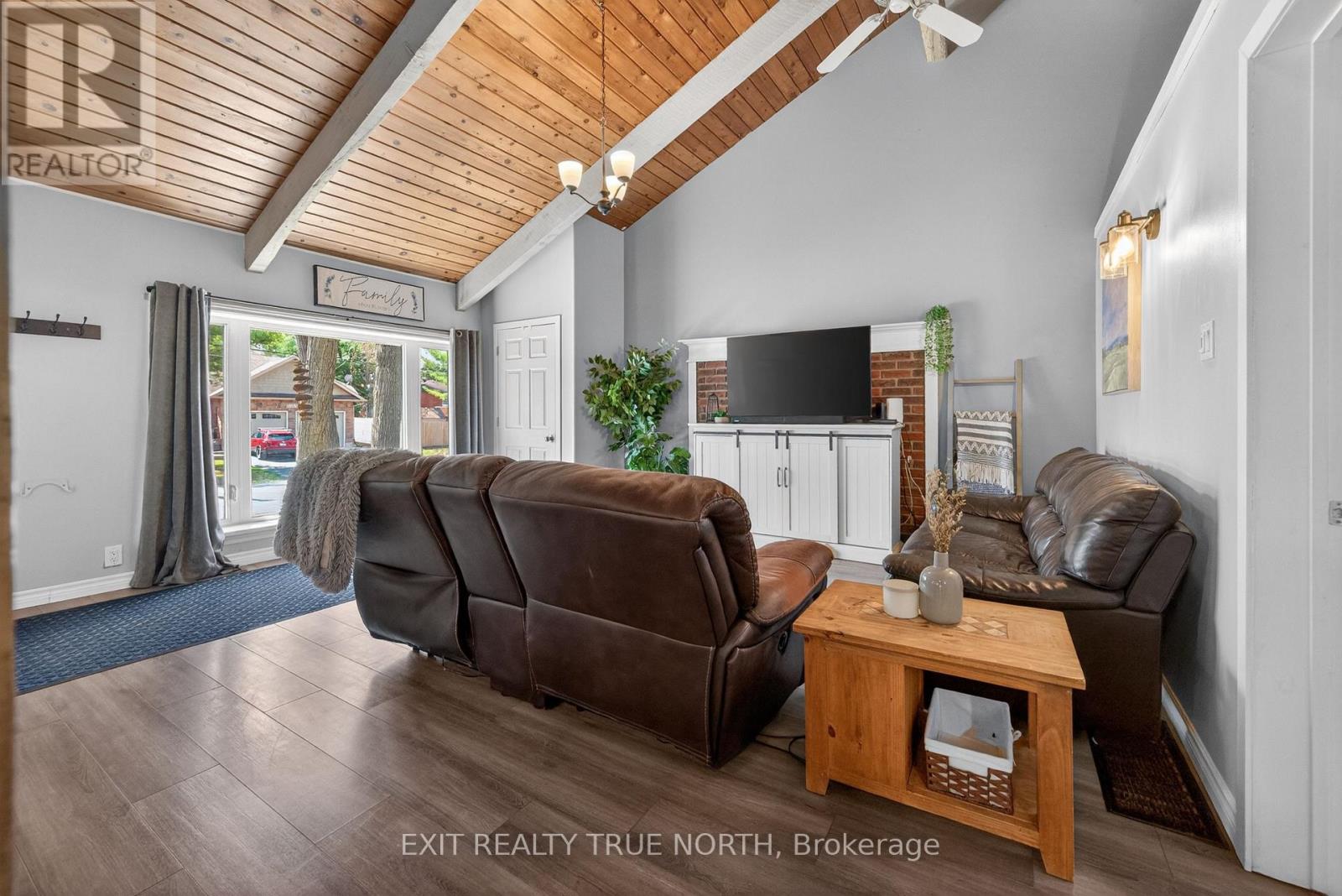 70 Knox Road W, Wasaga Beach, Ontario  L9Z 2A8 - Photo 4 - S13055020