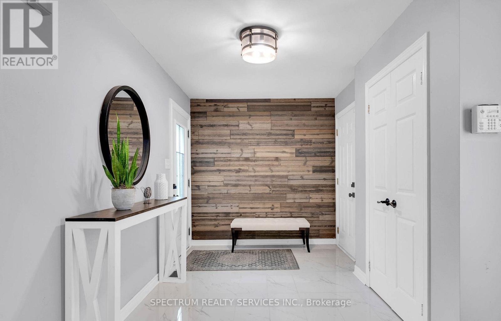 54 Northview Crescent, Barrie, Ontario  L4N 9T4 - Photo 4 - S13055030