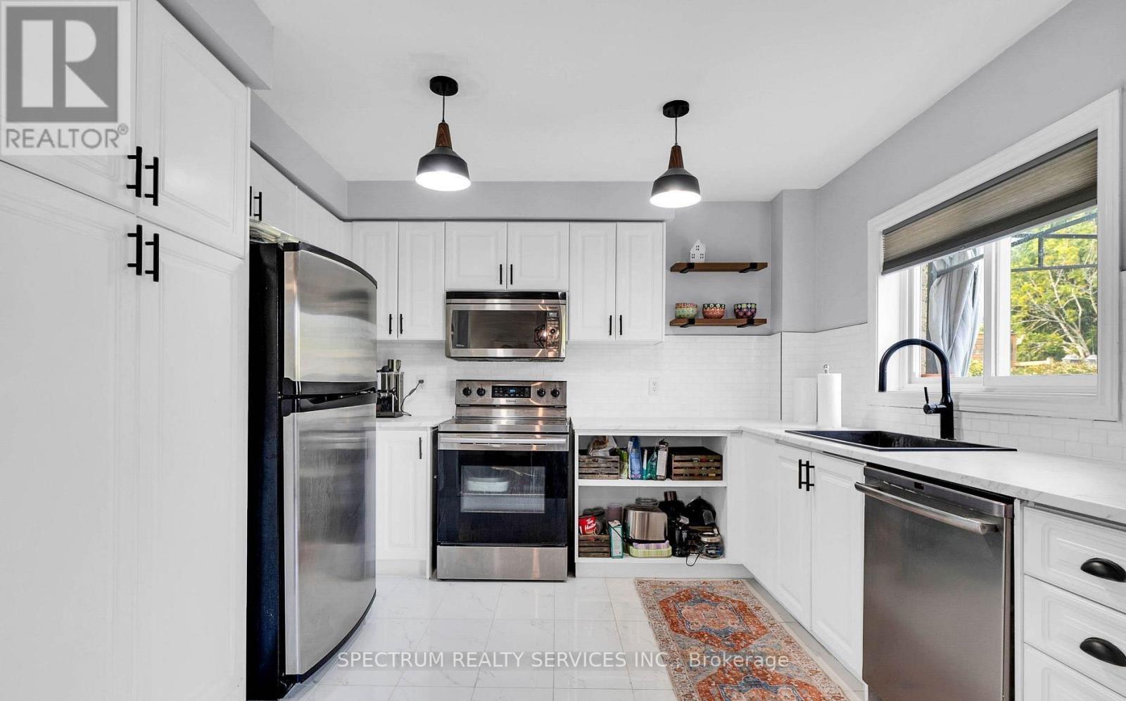 54 Northview Crescent, Barrie, Ontario  L4N 9T4 - Photo 7 - S13055030