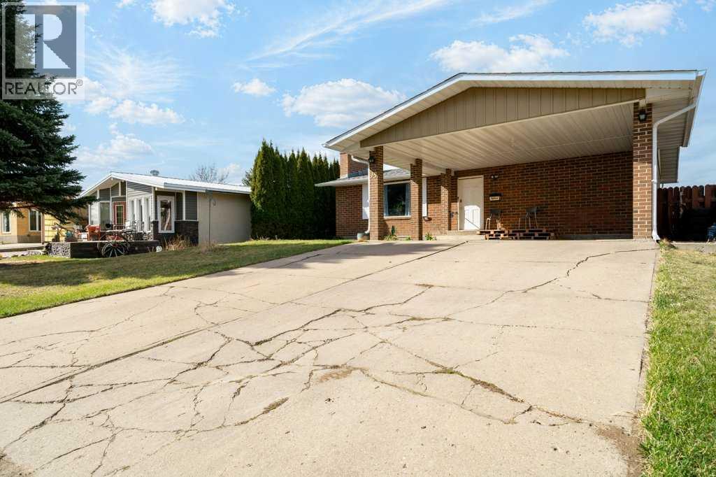 15 Currie Court Se, Medicine Hat, Alberta  T1B 1R8 - Photo 2 - A2304314