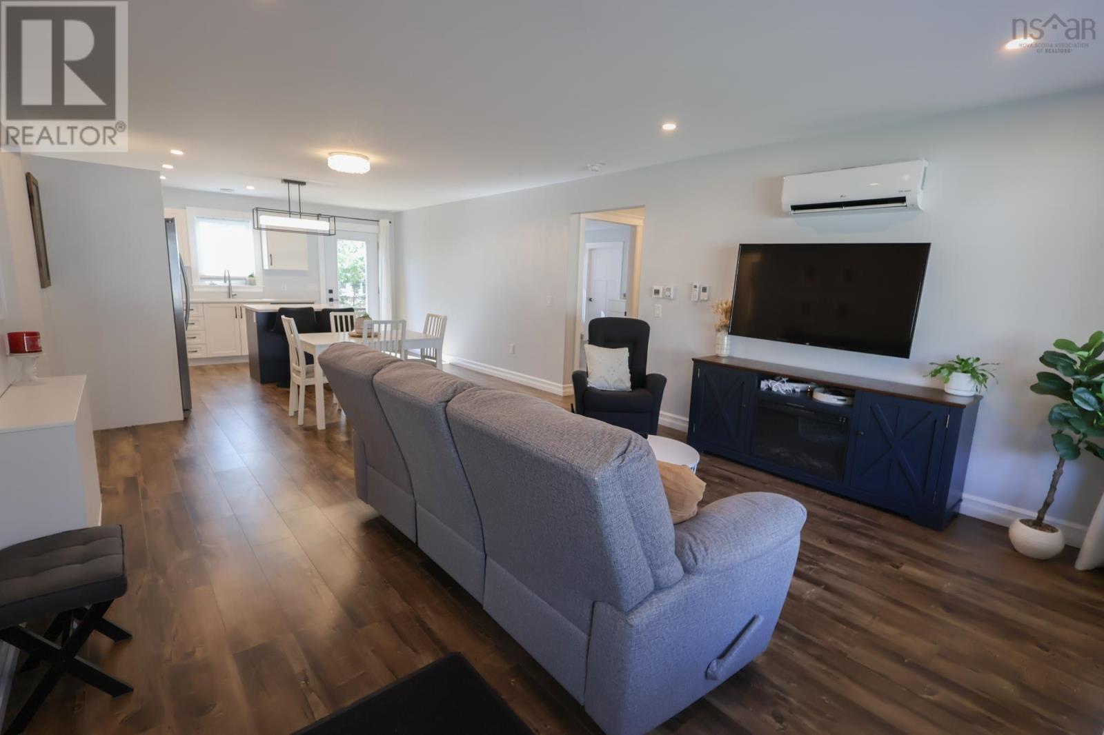 235 Winburn Avenue, Bridgewater, Nova Scotia  B4V 4A2 - Photo 4 - 202608874