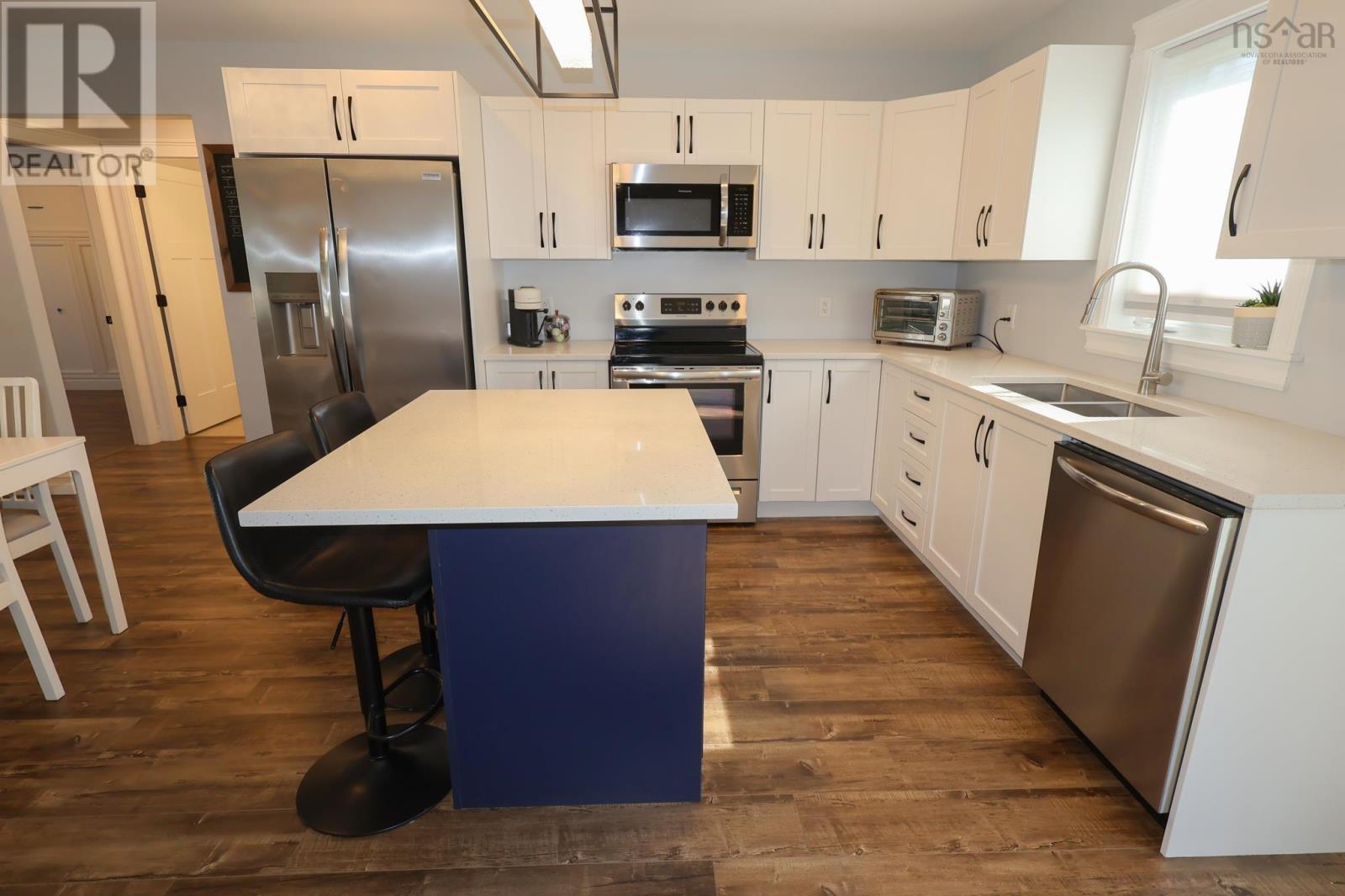 235 Winburn Avenue, Bridgewater, Nova Scotia  B4V 4A2 - Photo 9 - 202608874