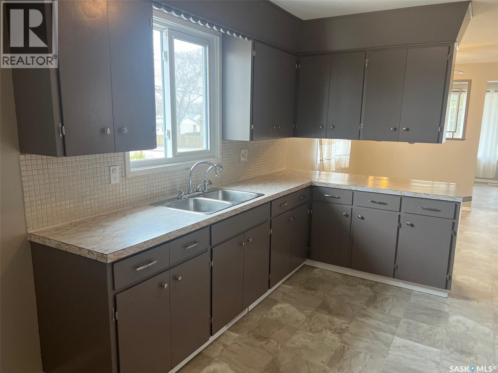 802 Princess Street, Regina, Saskatchewan  S4T 3X9 - Photo 10 - SK034174