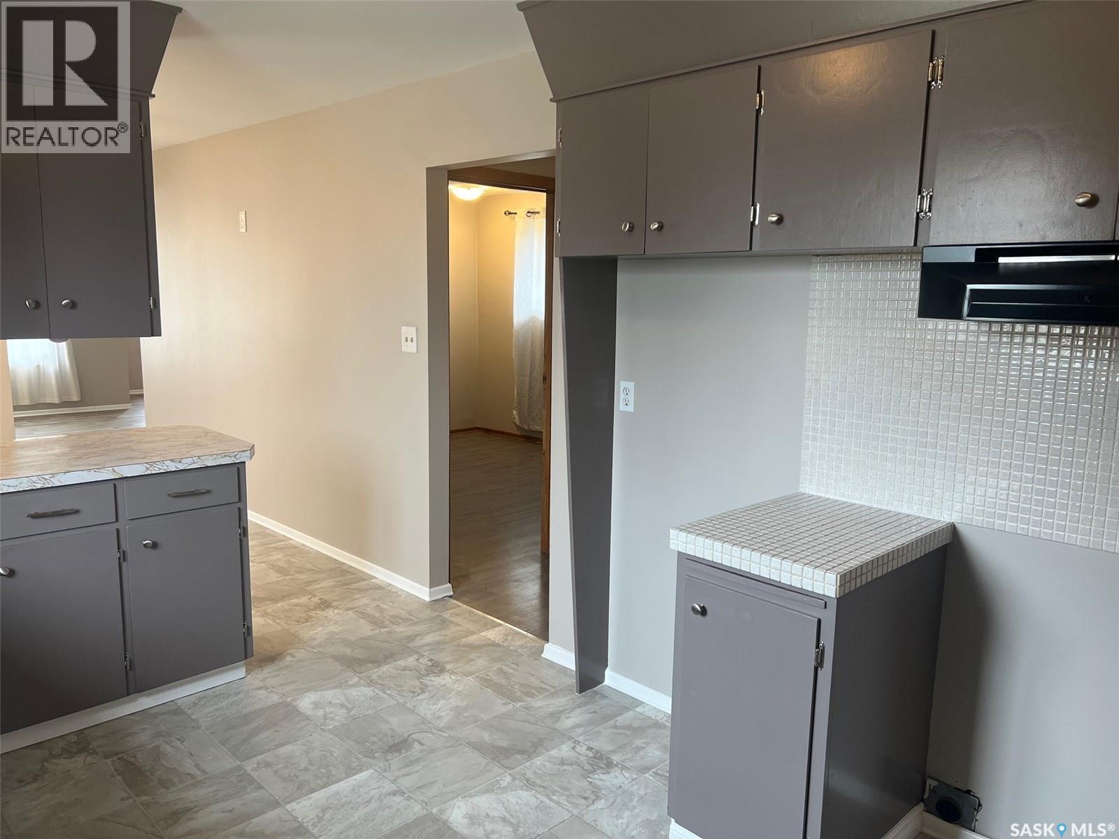 802 Princess Street, Regina, Saskatchewan  S4T 3X9 - Photo 11 - SK034174