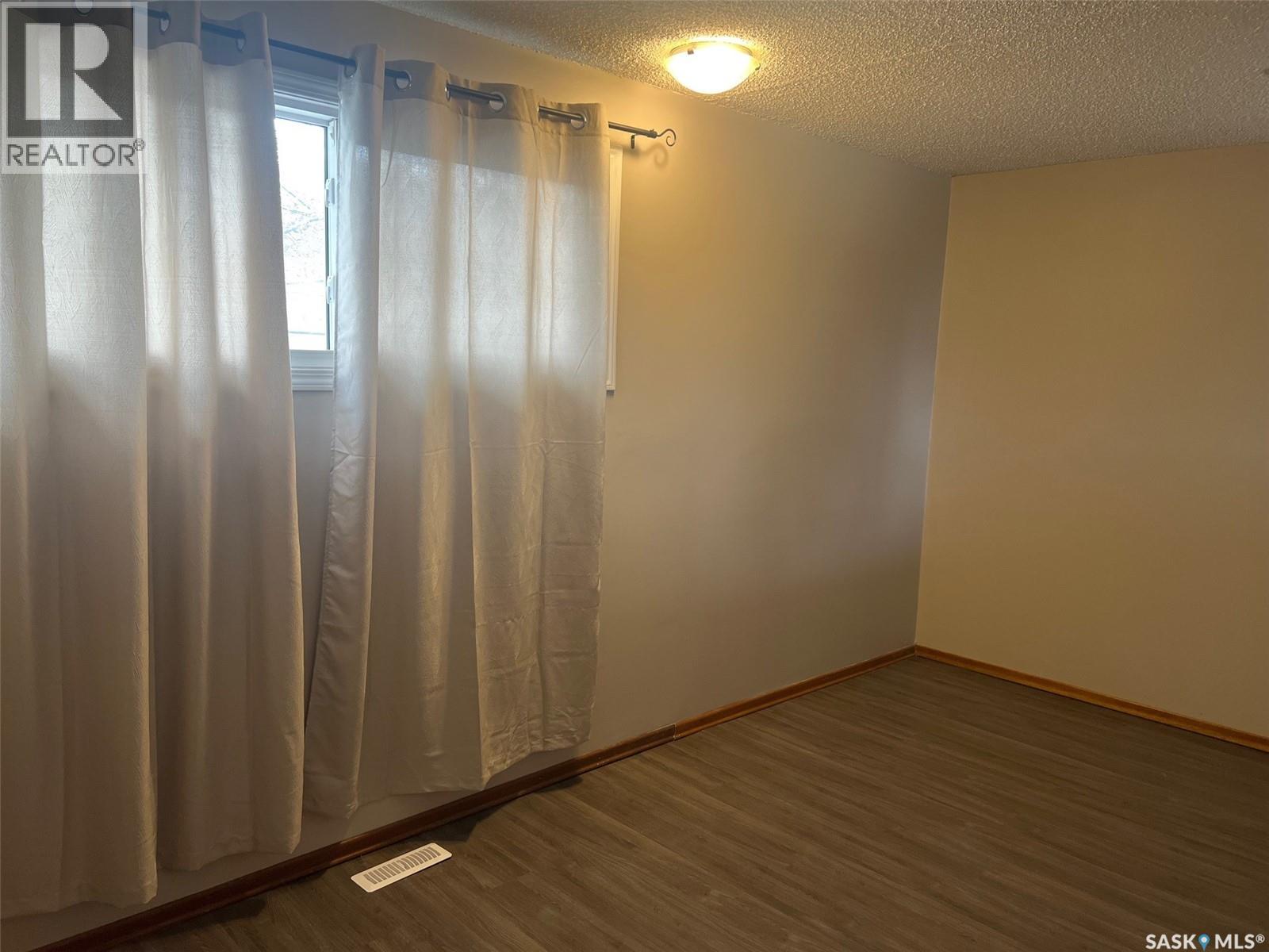 802 Princess Street, Regina, Saskatchewan  S4T 3X9 - Photo 14 - SK034174