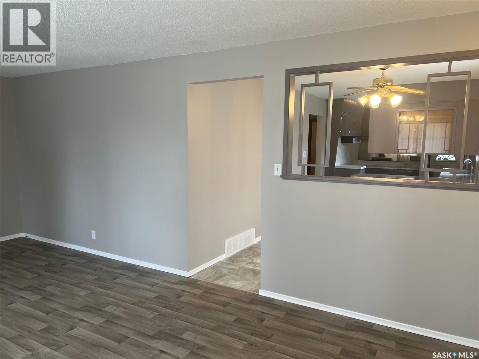 802 Princess Street, Regina, Saskatchewan  S4T 3X9 - Photo 6 - SK034174