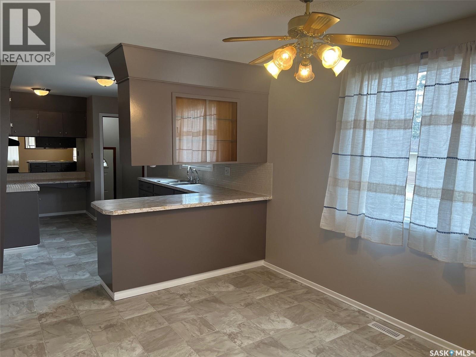 802 Princess Street, Regina, Saskatchewan  S4T 3X9 - Photo 8 - SK034174