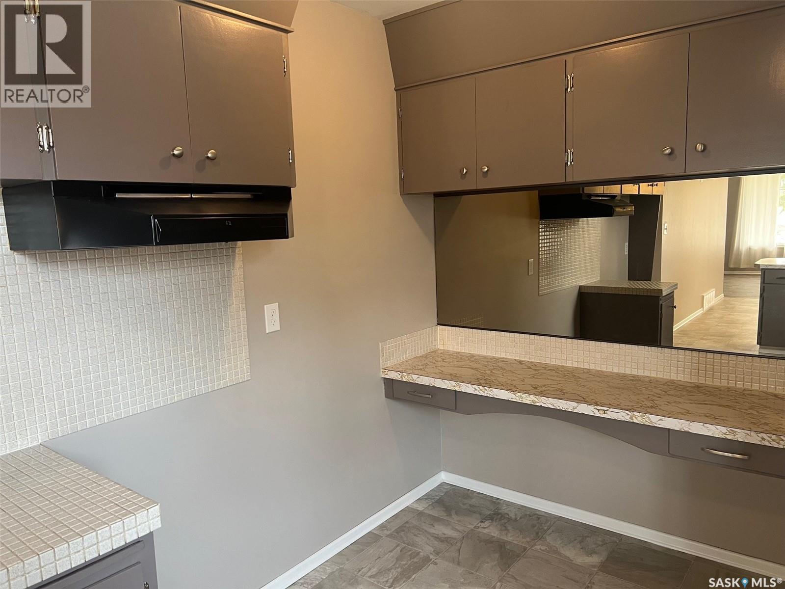 802 Princess Street, Regina, Saskatchewan  S4T 3X9 - Photo 9 - SK034174