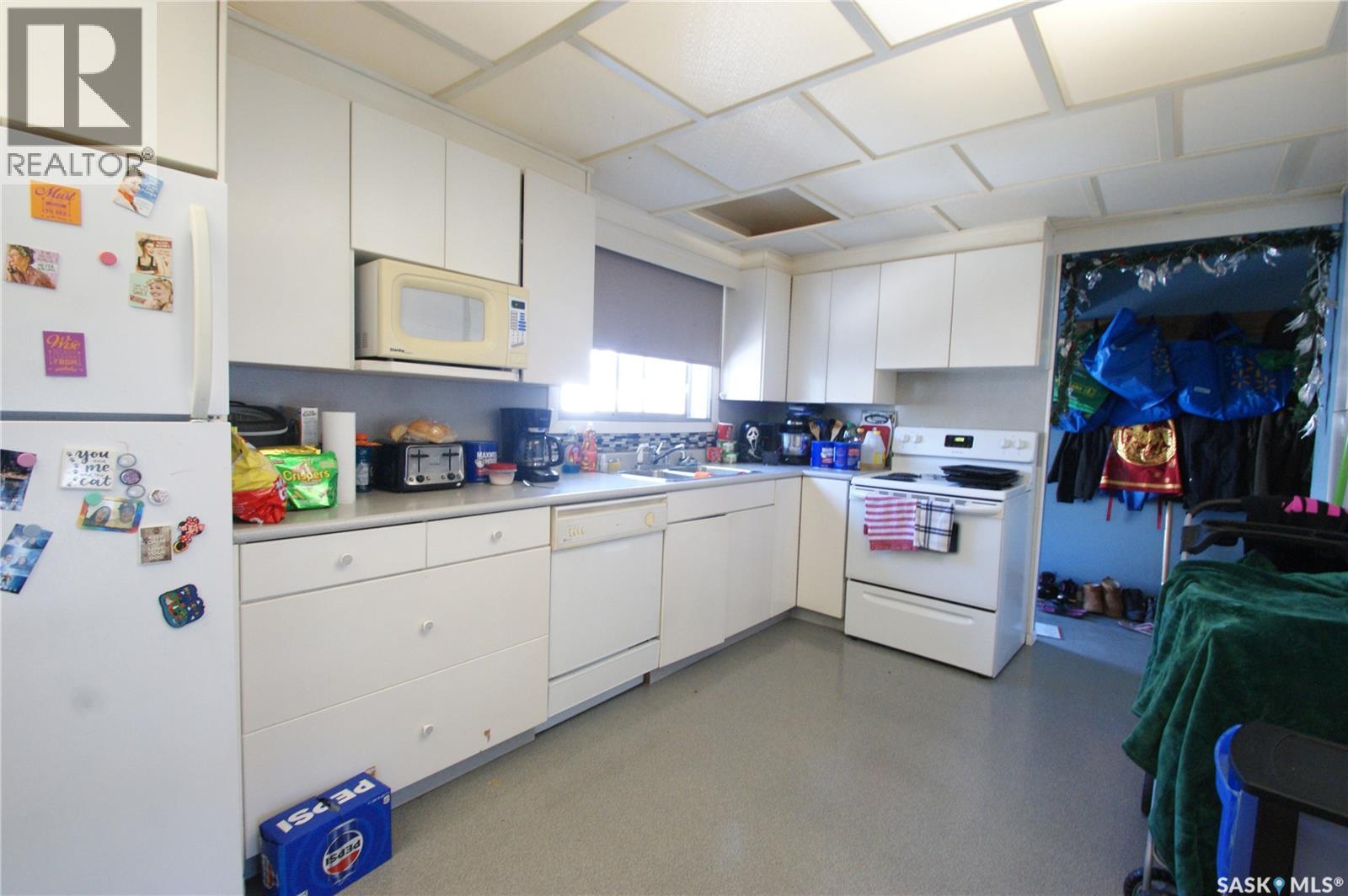 1637 Edward Avenue, Saskatoon, Saskatchewan  S7K 3B5 - Photo 2 - SK034095