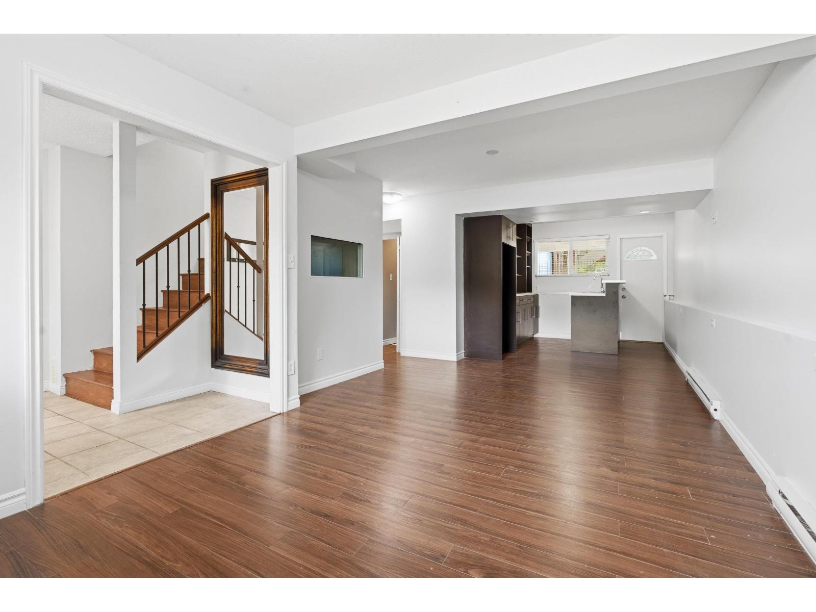 2842 Woodland Court, Langley, British Columbia  V2Y 1G1 - Photo 3 - R3116277