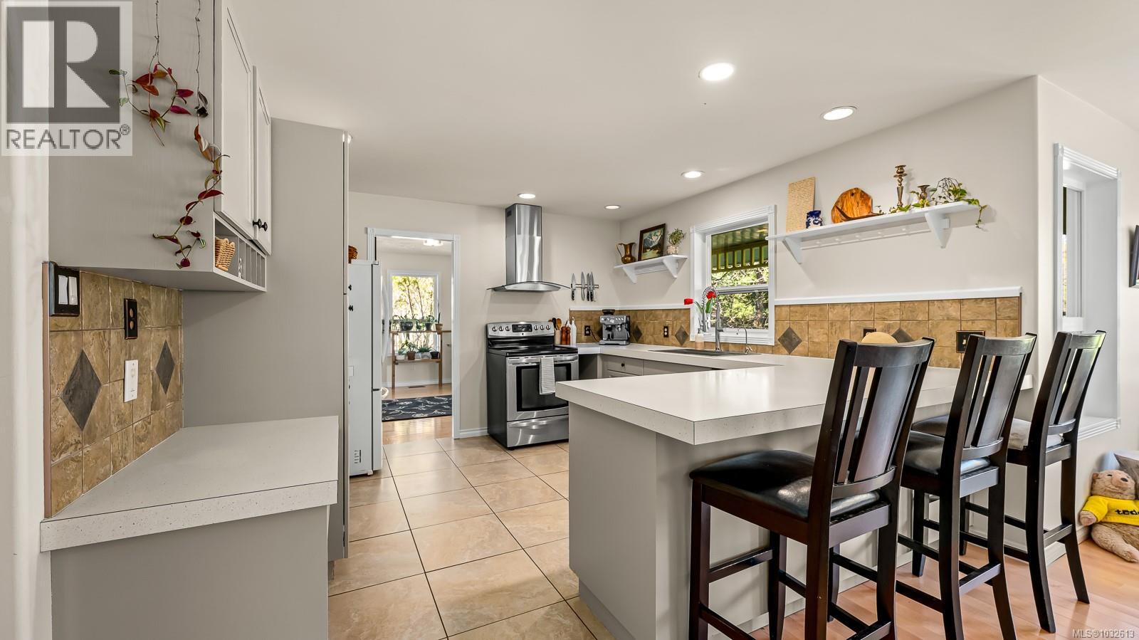 3397 Lake Trail Rd, Courtenay, British Columbia  V9N 9M2 - Photo 6 - 1032613