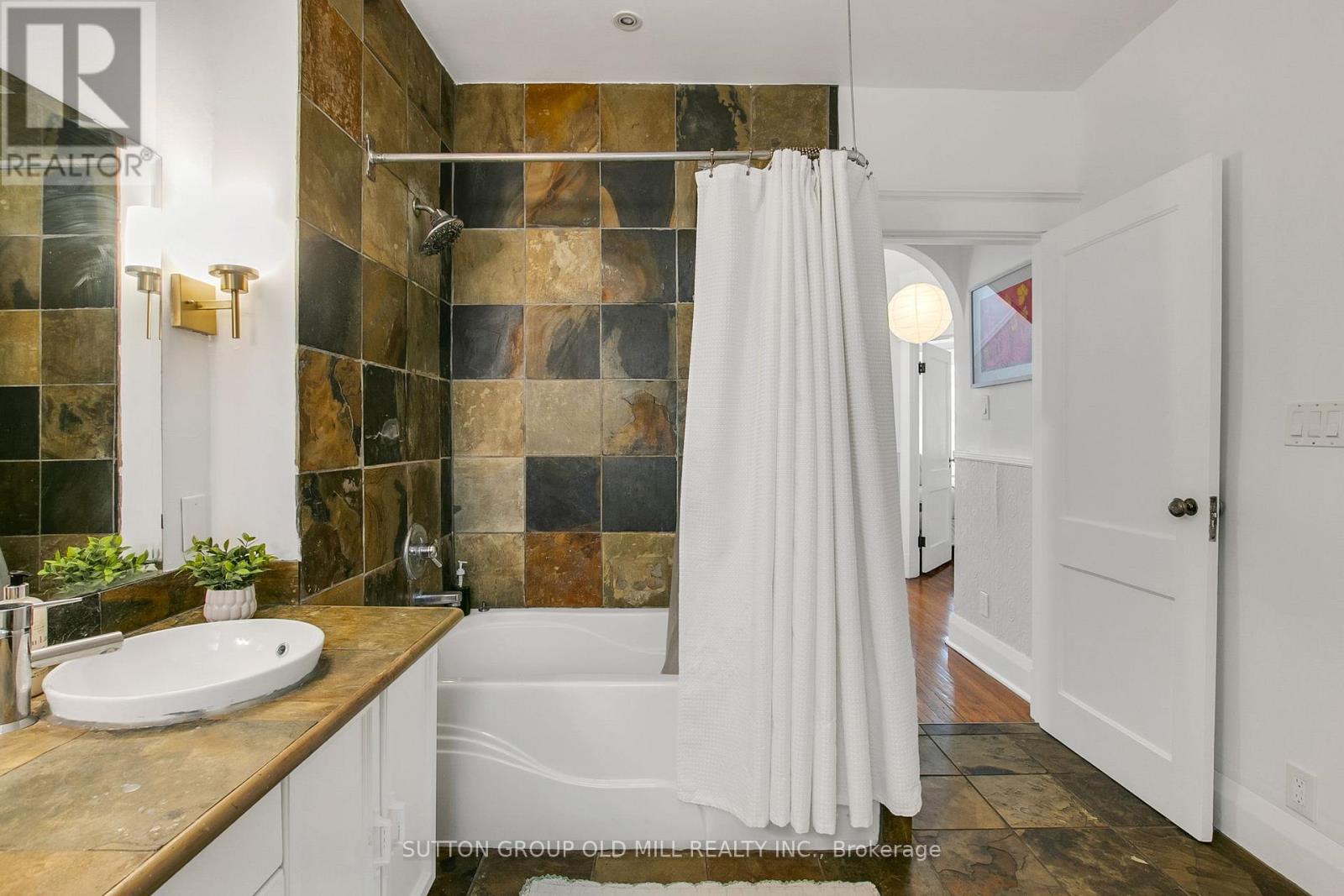 1 Algonquin Avenue, Toronto, Ontario  M6R 1K6 - Photo 30 - W13054956