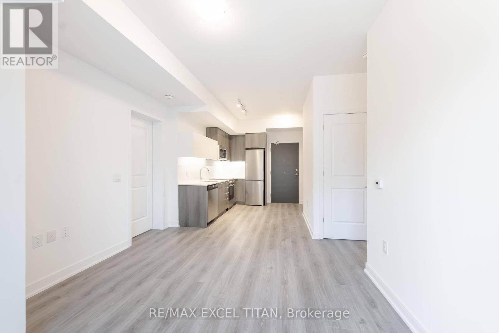 208 - 25 Neighbourhood Lane, Toronto (Stonegate-Queensway), Ontario  M8Y 0C4 - Photo 8 - W13055002