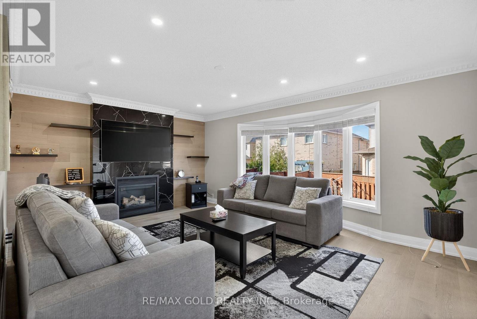 151 Brisdale Drive, Brampton, Ontario  L7A 2Y8 - Photo 9 - W13055006