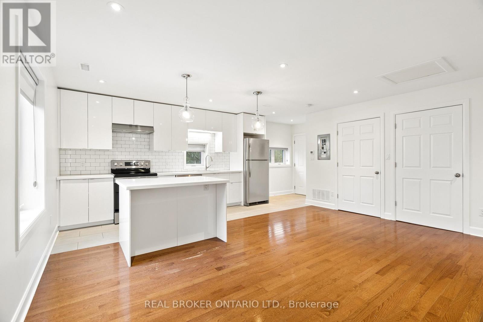 119 Tremaine Road, Milton (Mn Milton North), Ontario  L9T 2X1 - Photo 10 - W13055010