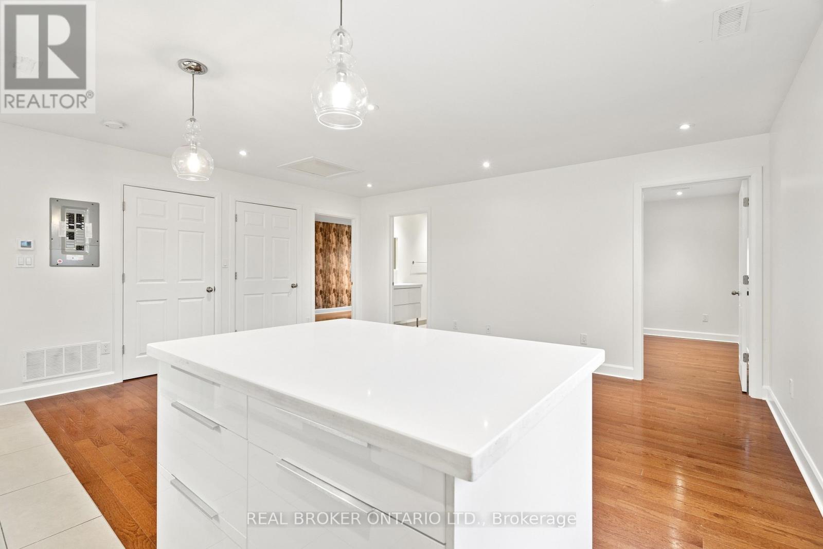 119 Tremaine Road, Milton (Mn Milton North), Ontario  L9T 2X1 - Photo 13 - W13055010