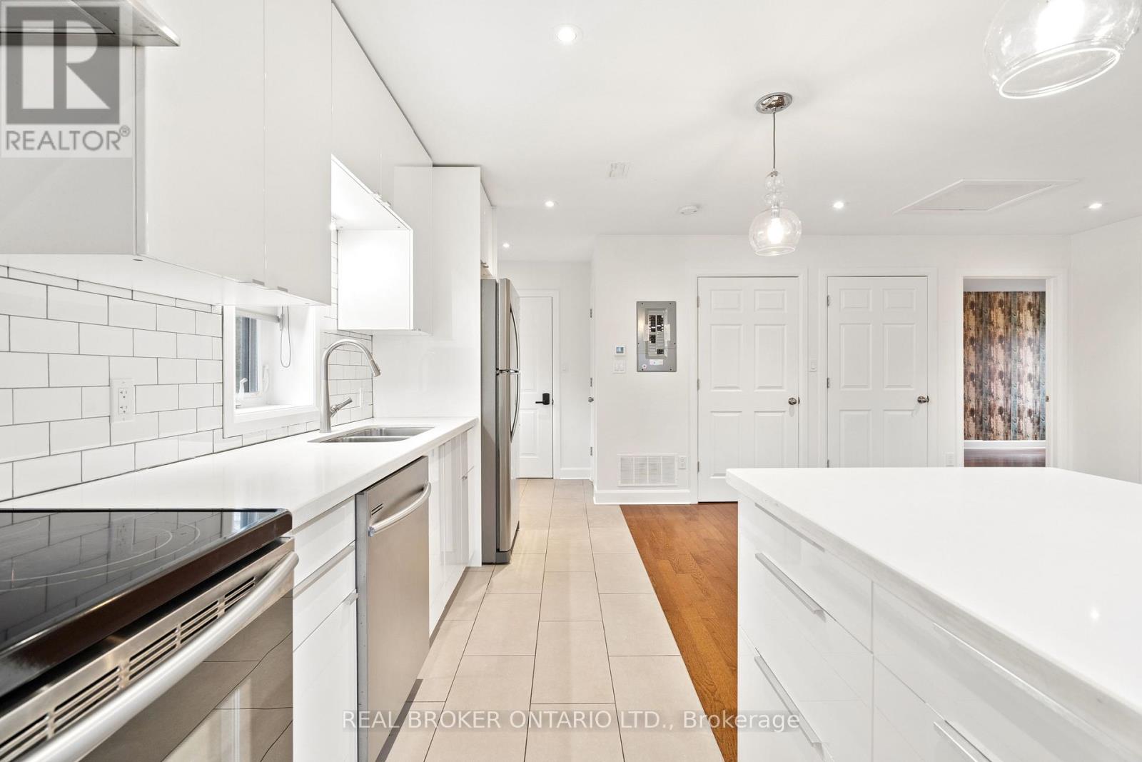 119 Tremaine Road, Milton (Mn Milton North), Ontario  L9T 2X1 - Photo 14 - W13055010