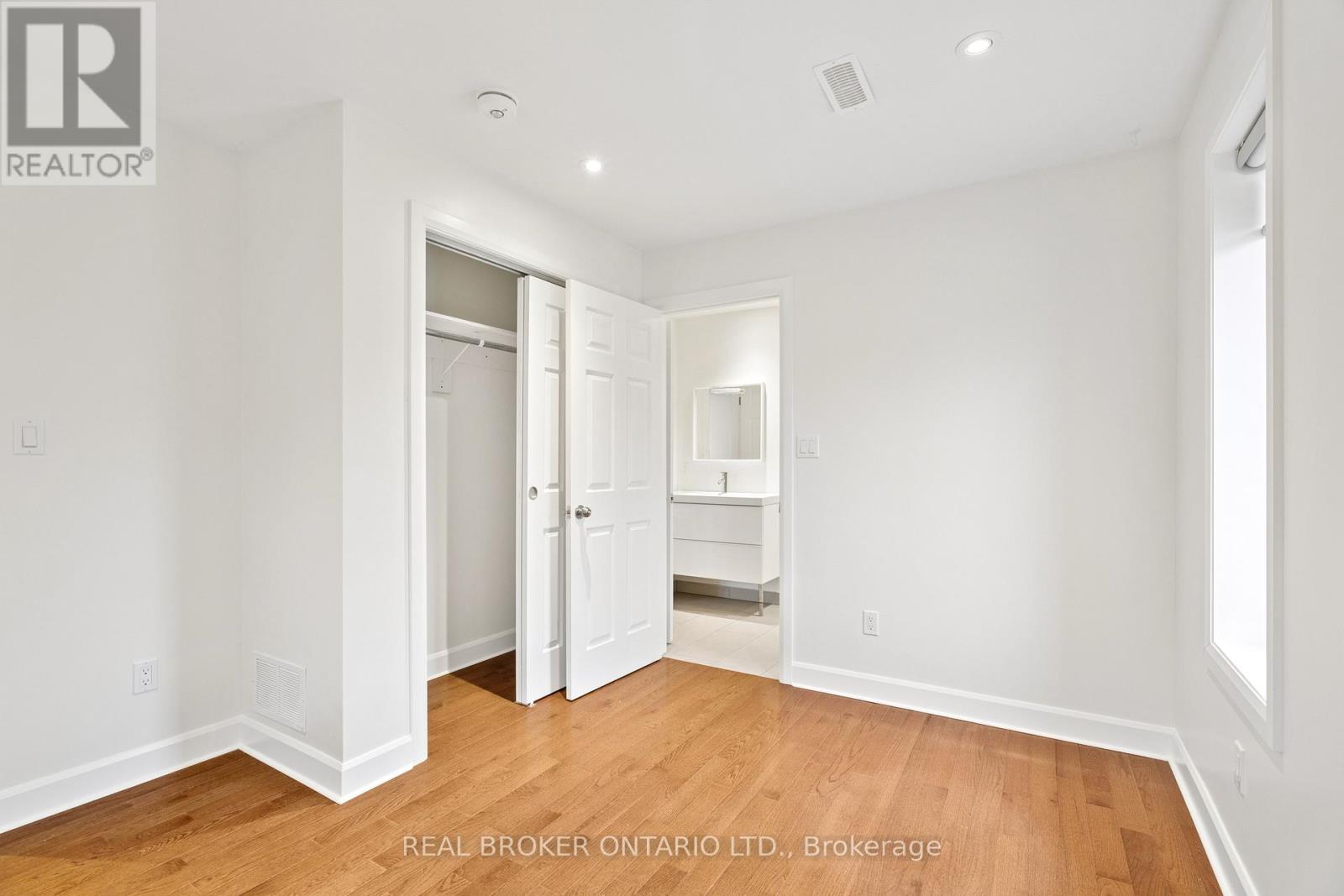 119 Tremaine Road, Milton (Mn Milton North), Ontario  L9T 2X1 - Photo 17 - W13055010