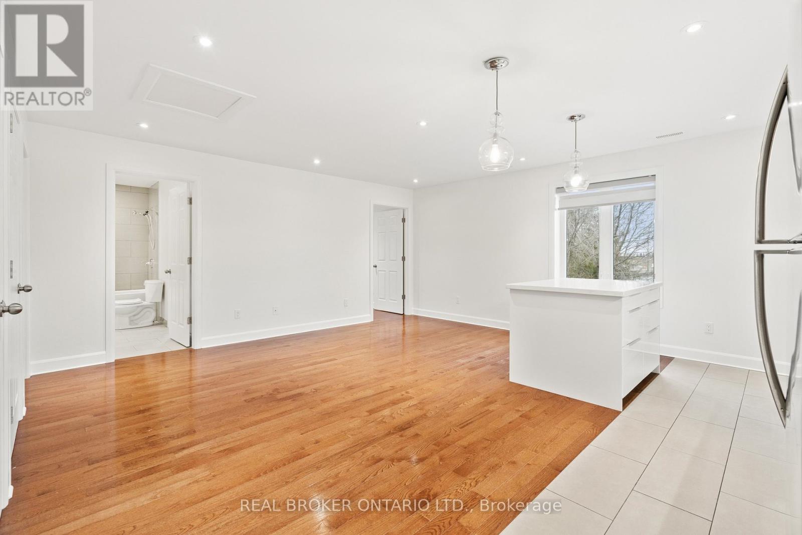 119 Tremaine Road, Milton (Mn Milton North), Ontario  L9T 2X1 - Photo 8 - W13055010