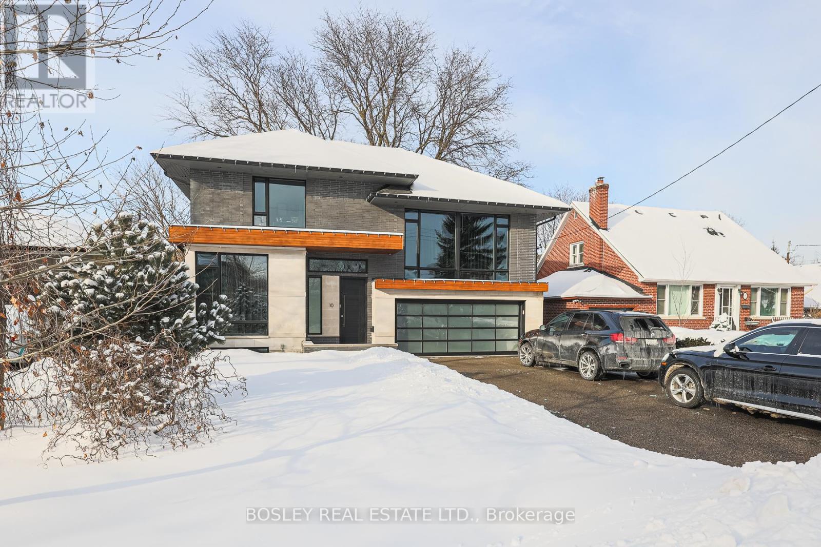 10 GRAYSTONE GARDENS, Toronto, Ontario