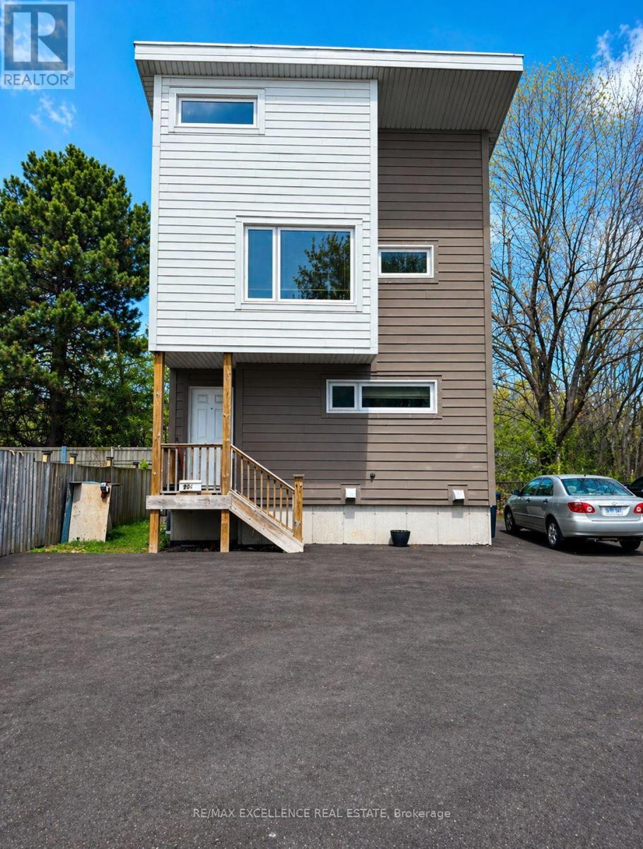 20 C HOSKINS SQUARE, Brampton, Ontario