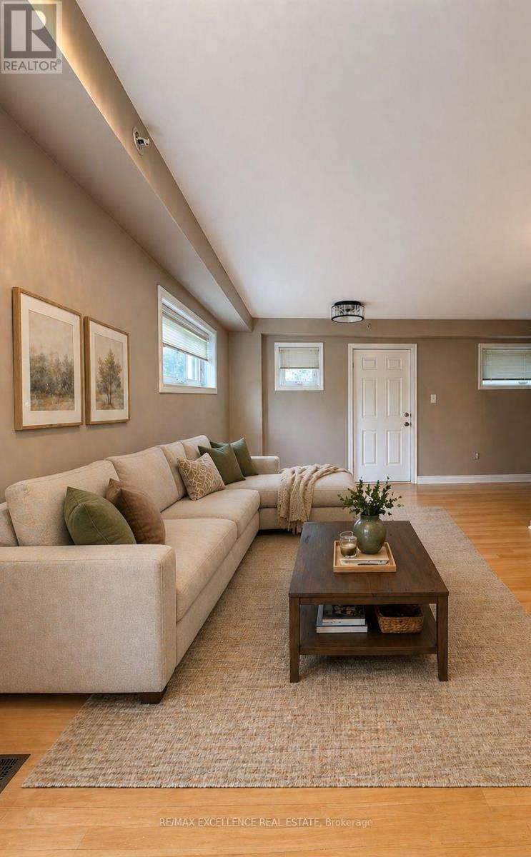 20 C Hoskins Square, Brampton, Ontario  L6S 2N6 - Photo 2 - W13055046