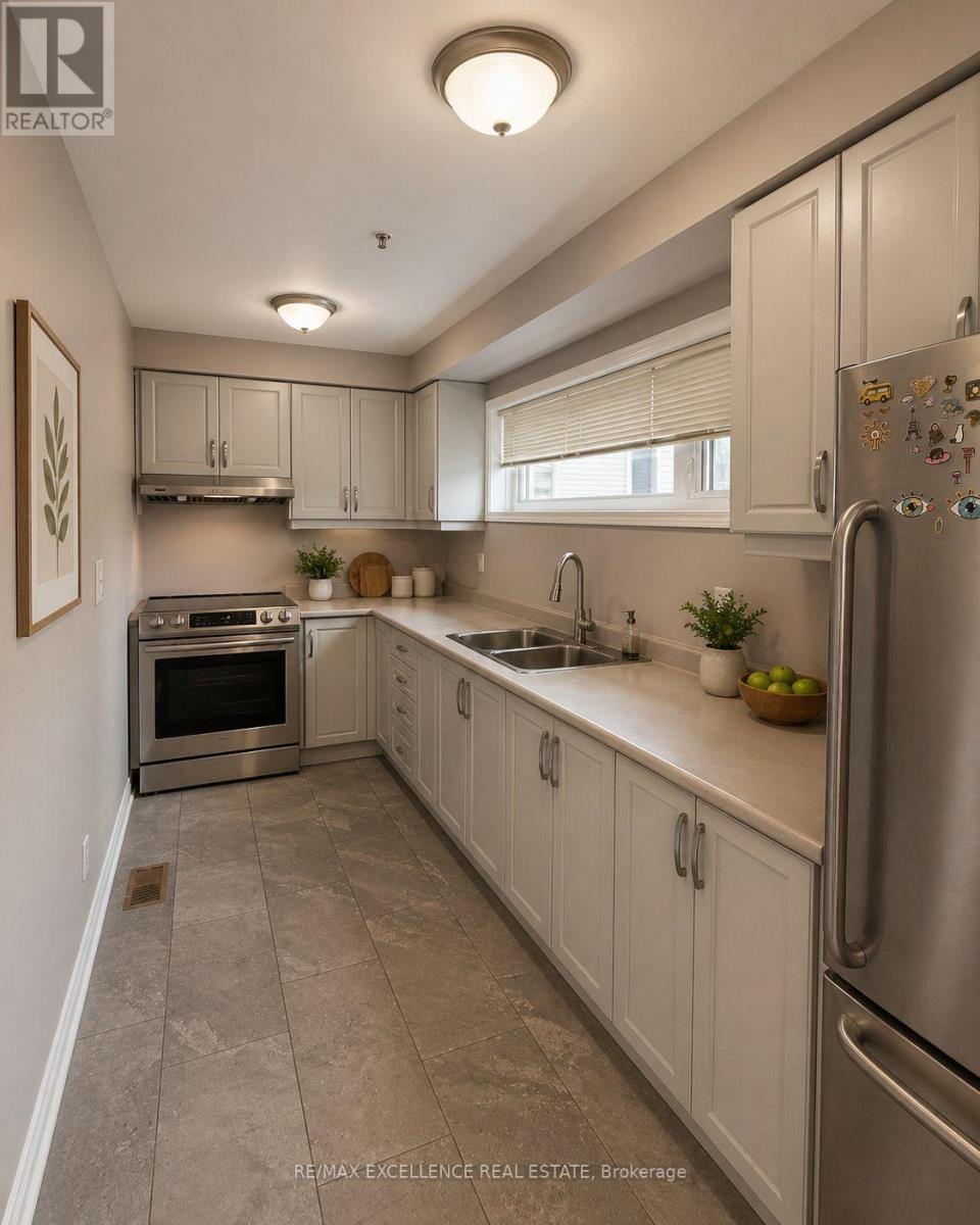 20 C Hoskins Square, Brampton, Ontario  L6S 2N6 - Photo 4 - W13055046