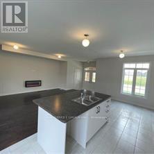 221 Clockwork Drive, Brampton, Ontario  L7A 5C7 - Photo 3 - W13055052