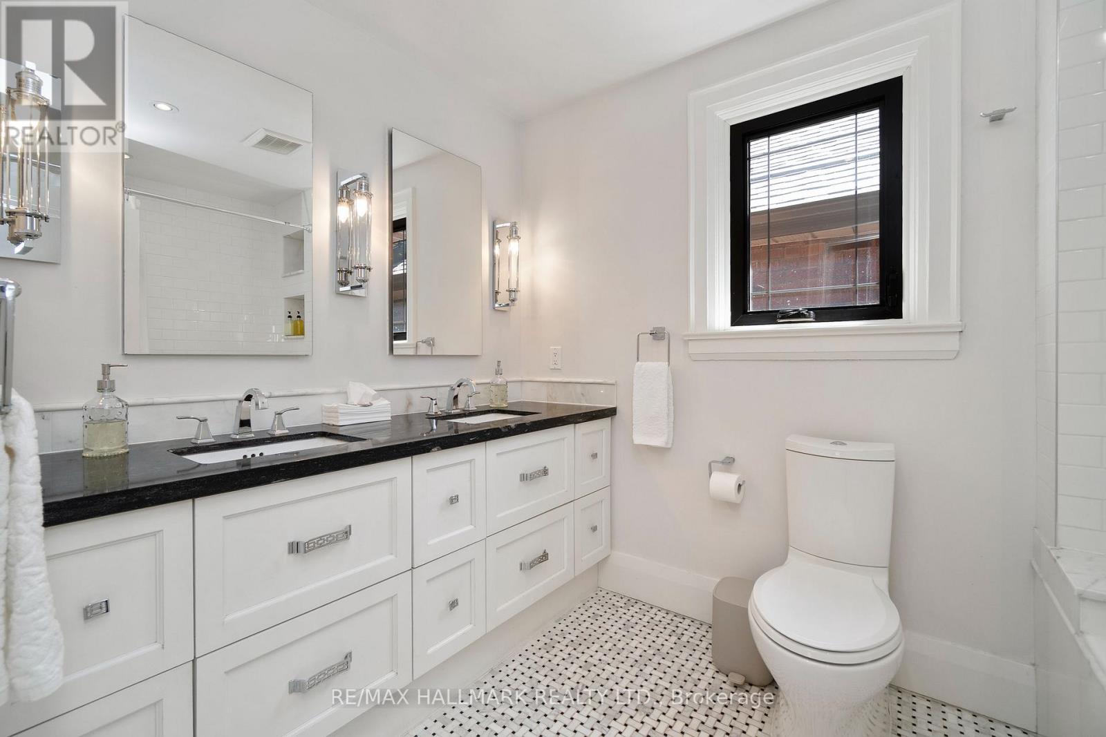 81 Armadale Avenue, Toronto, Ontario  M6S 3W9 - Photo 9 - W13055054