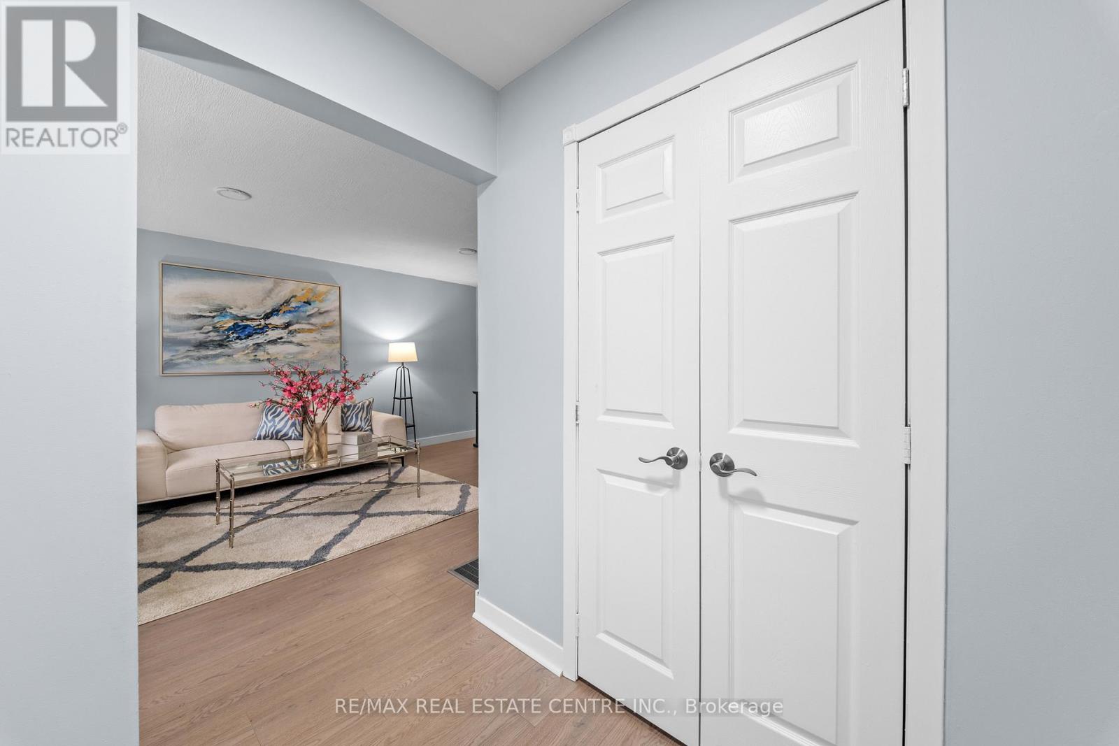 101 Griselda Crescent, Brampton, Ontario  L6S 1M4 - Photo 6 - W13055088