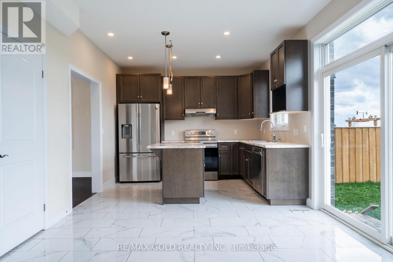 75 Burton Street, East Zorra-Tavistock, Ontario  N0J 1M0 - Photo 17 - X13055056